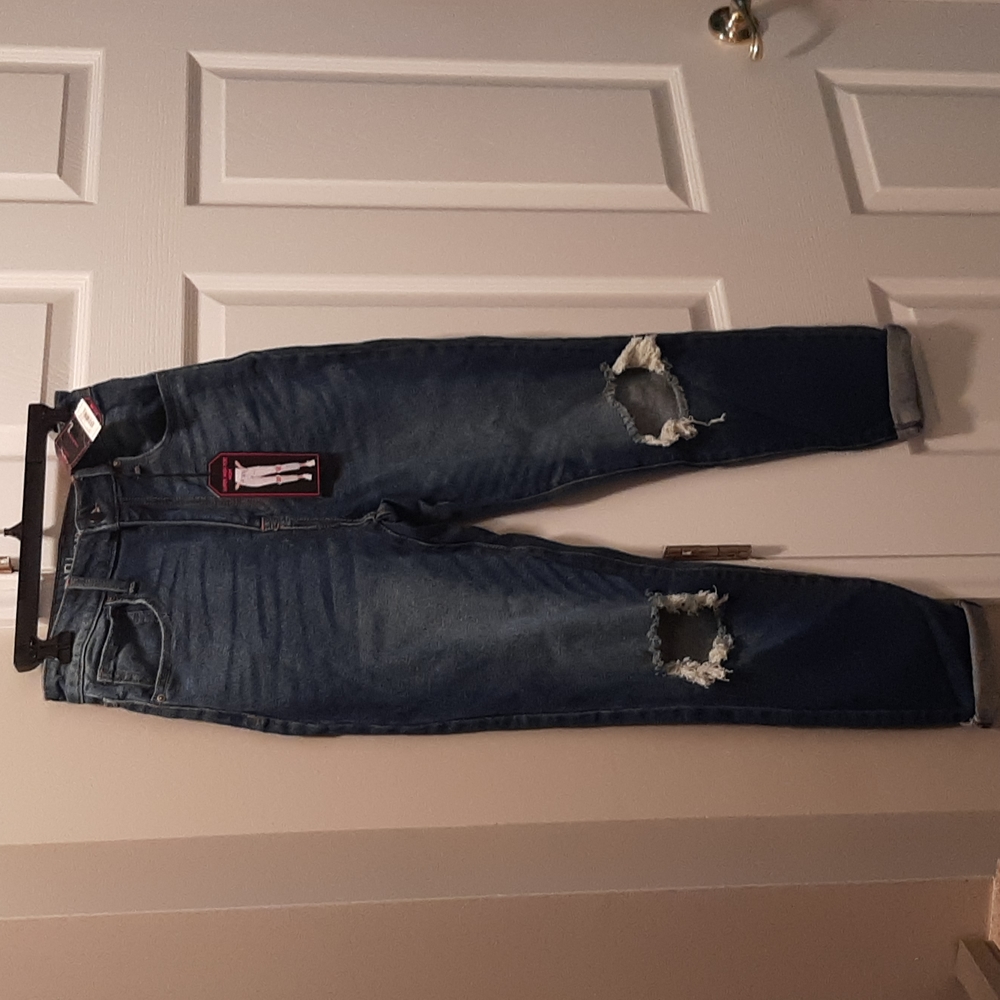 Super high rise mom jeans NWT